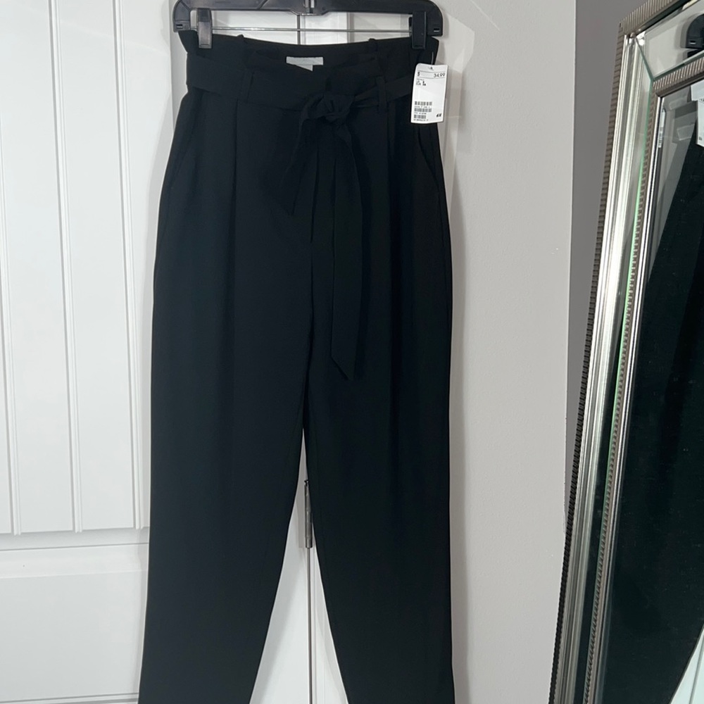 H&M tie-front pants. NWT, never worn. Black size 8